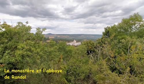 2025-07-31-StSaturnin21