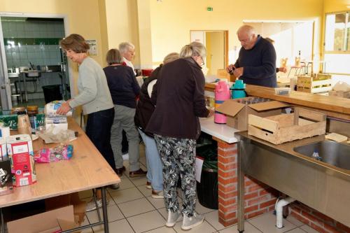 2025-10-11-RandoParty03