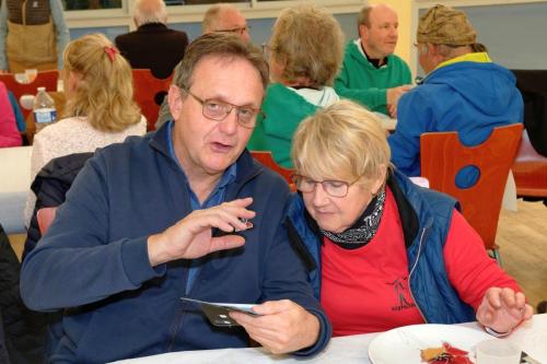 2025-10-12-RandoPartyDiner05