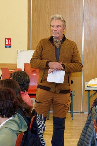 2025-10-12-RandoPartyDiner08